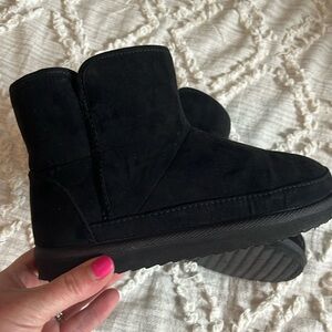 Old Navy Cozy Lined Boots